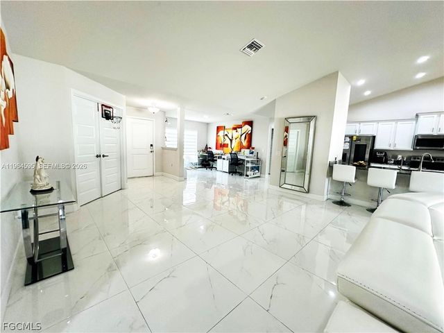1137 NE 4th PL, Cape Coral, FL 33909