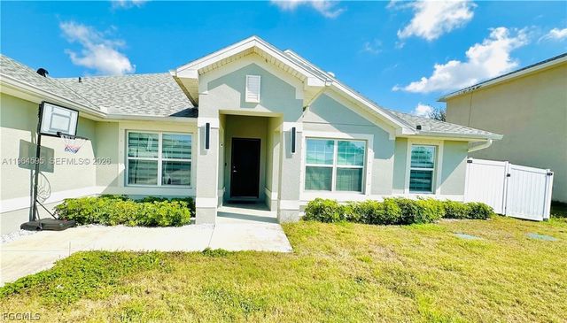 1137 NE 4th PL, Cape Coral, FL 33909