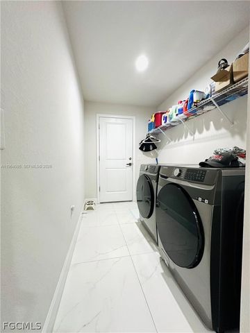 1137 NE 4th PL, Cape Coral, FL 33909
