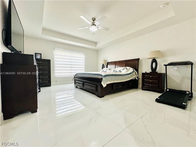 1137 NE 4th PL, Cape Coral, FL 33909