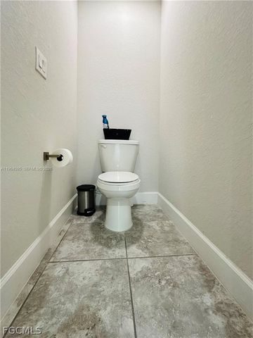 1137 NE 4th PL, Cape Coral, FL 33909