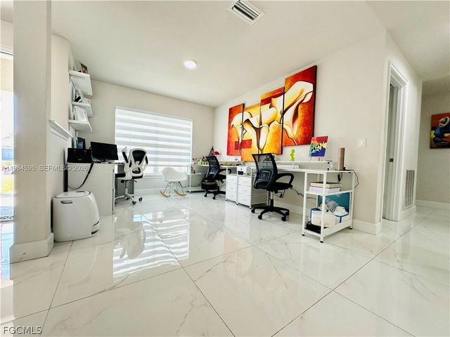 1137 NE 4th PL, Cape Coral, FL 33909