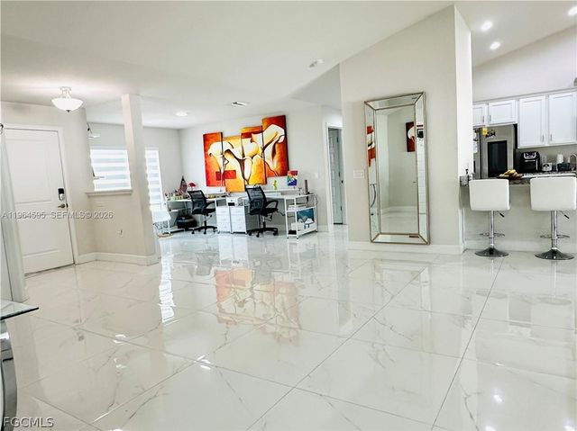 1137 NE 4th PL, Cape Coral, FL 33909