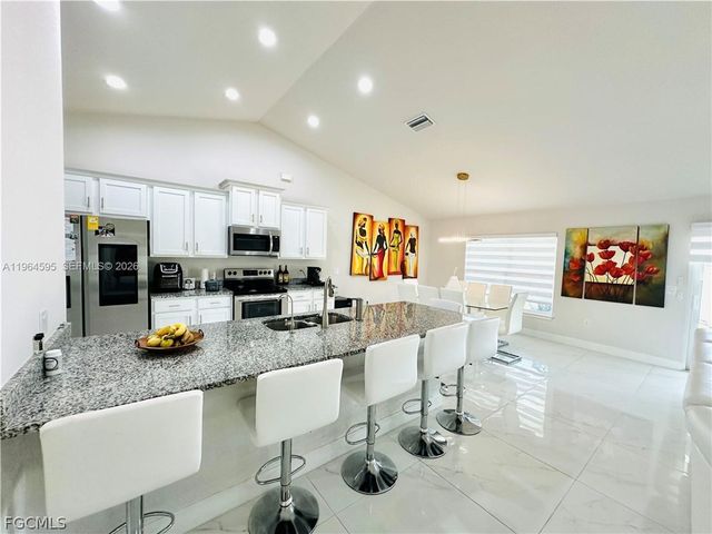 1137 NE 4th PL, Cape Coral, FL 33909
