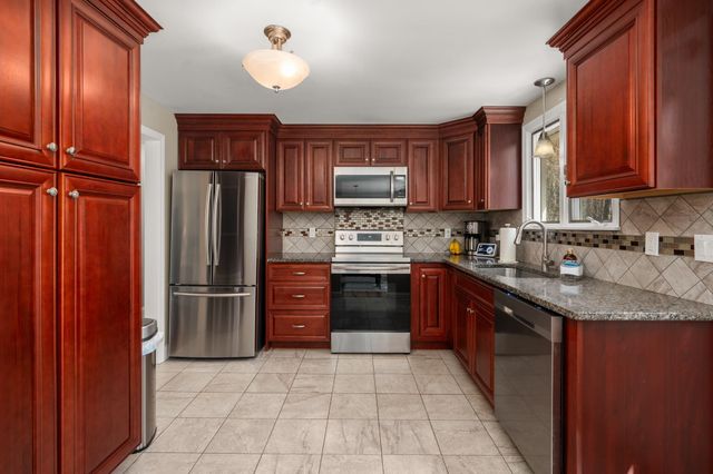 30 Morrison Road, Windham, NH 03087