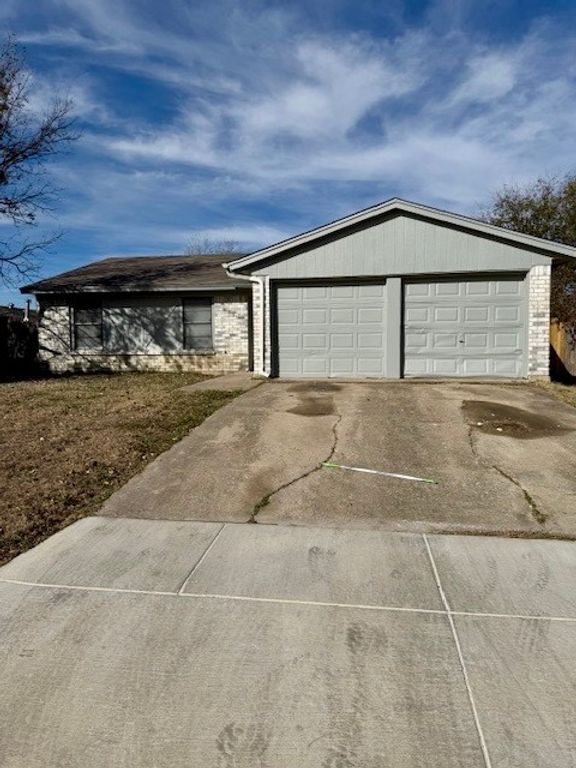 632 Reveille Road, Fort Worth, TX 76108