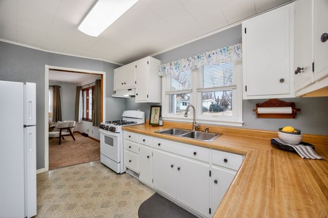 4114 56th Street, Des Moines, IA 50310