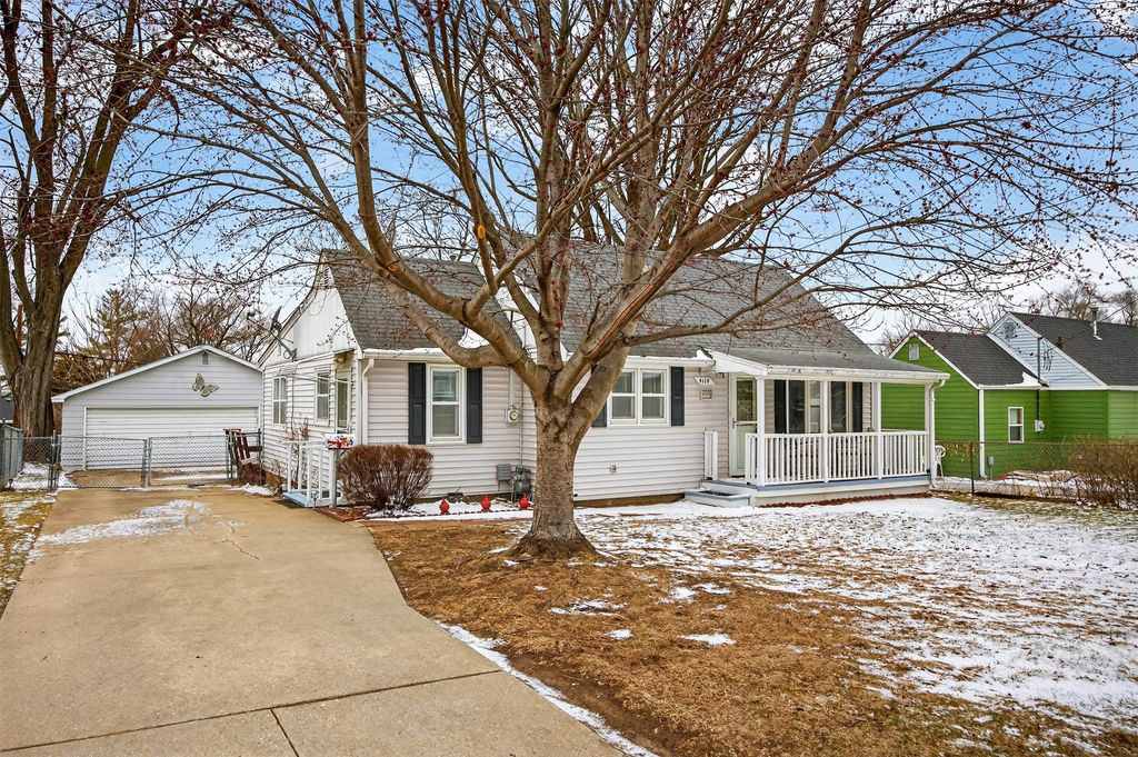 4114 56th Street, Des Moines, IA 50310