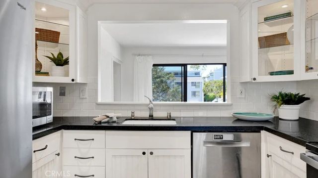2 Land Fall Court, Newport Beach, CA 92663