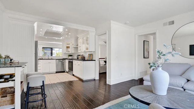 2 Land Fall Court, Newport Beach, CA 92663