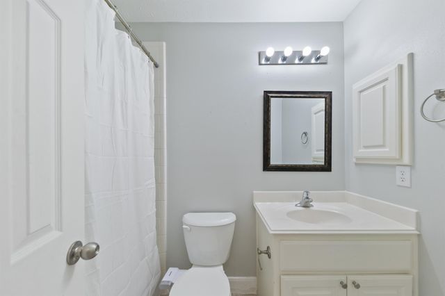 2945 Sandcastle Lane, Houston, TX 77057