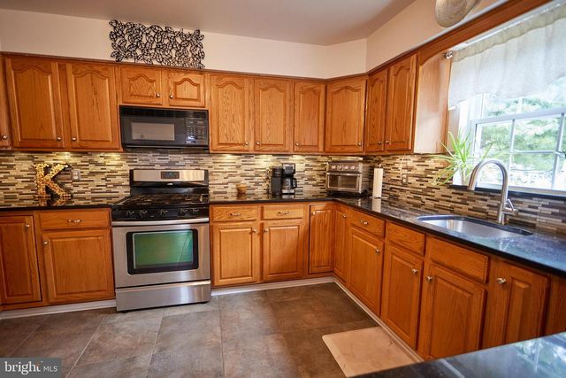 704 CAMPUS DR, Perkasie, PA 18944