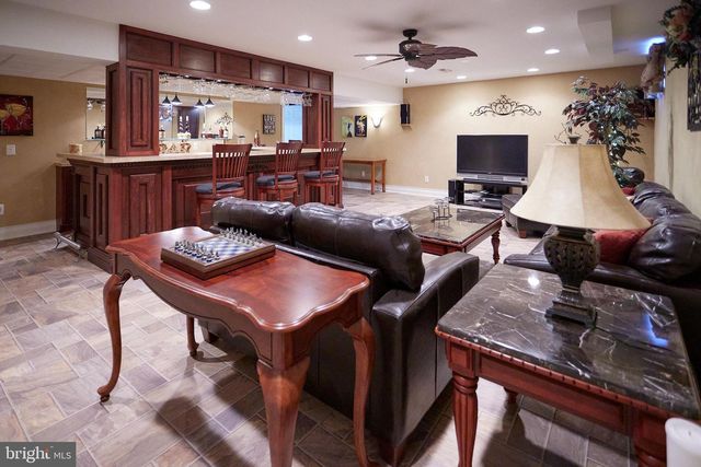 704 CAMPUS DR, Perkasie, PA 18944