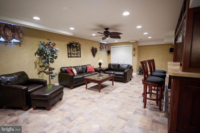 704 CAMPUS DR, Perkasie, PA 18944