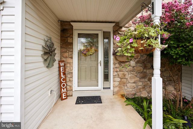 704 CAMPUS DR, Perkasie, PA 18944