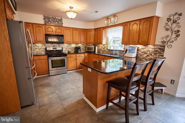 704 CAMPUS DR, Perkasie, PA 18944