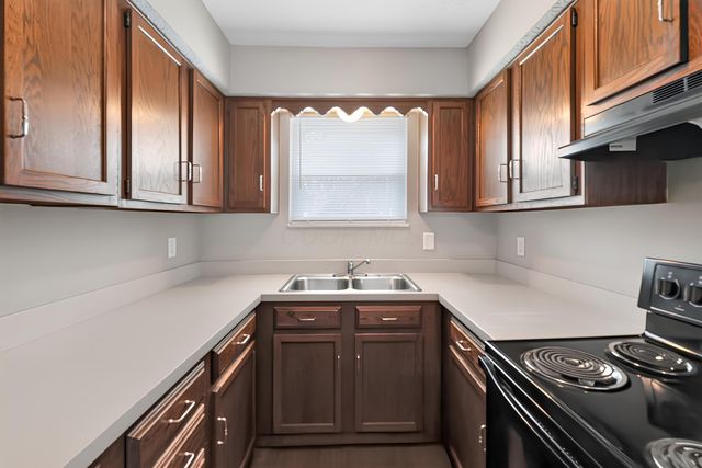 798 Orchard Glen, Columbus, OH 43228