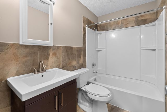 798 Orchard Glen, Columbus, OH 43228
