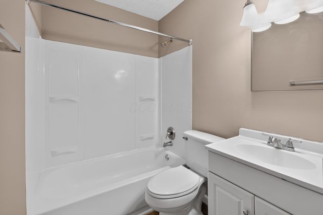 798 Orchard Glen, Columbus, OH 43228