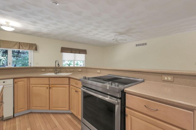 6050 Kentigern Court S, Dublin, OH 43017