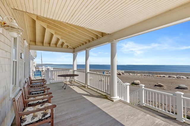 33 Oceanside Dr, Scituate, MA 02066