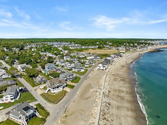 33 Oceanside Dr, Scituate, MA 02066