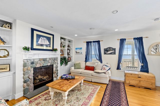 33 Oceanside Dr, Scituate, MA 02066