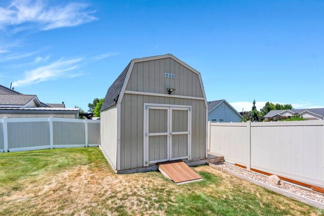 193 E SANTA FE DR, Springville, UT 84663