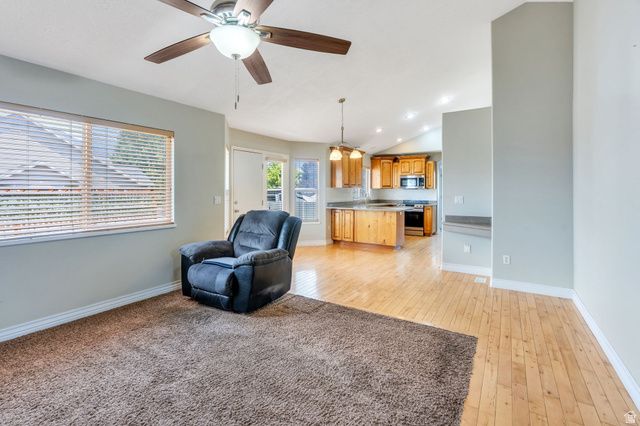 193 E SANTA FE DR, Springville, UT 84663