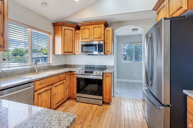 193 E SANTA FE DR, Springville, UT 84663