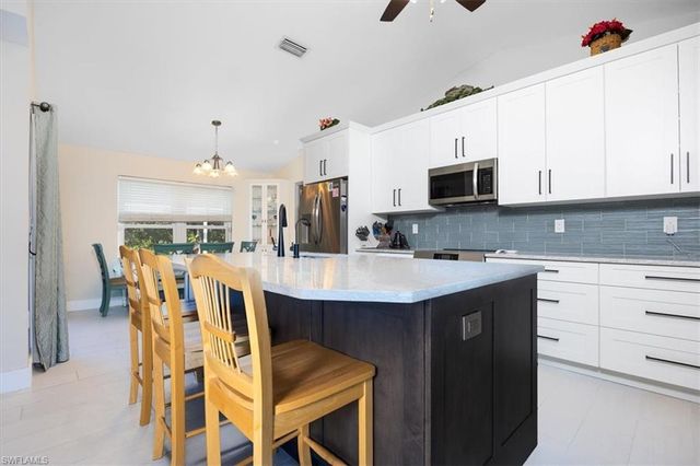 20 NE 8th PL, Cape Coral, FL 33909