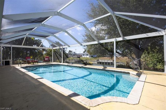 20 NE 8th PL, Cape Coral, FL 33909