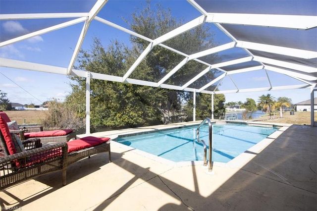 20 NE 8th PL, Cape Coral, FL 33909