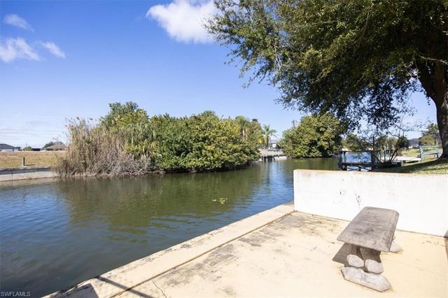 20 NE 8th PL, Cape Coral, FL 33909