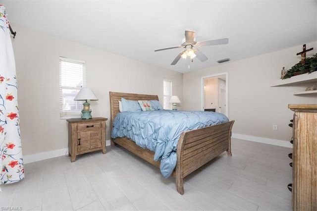 20 NE 8th PL, Cape Coral, FL 33909