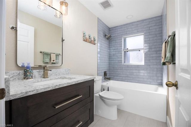 20 NE 8th PL, Cape Coral, FL 33909