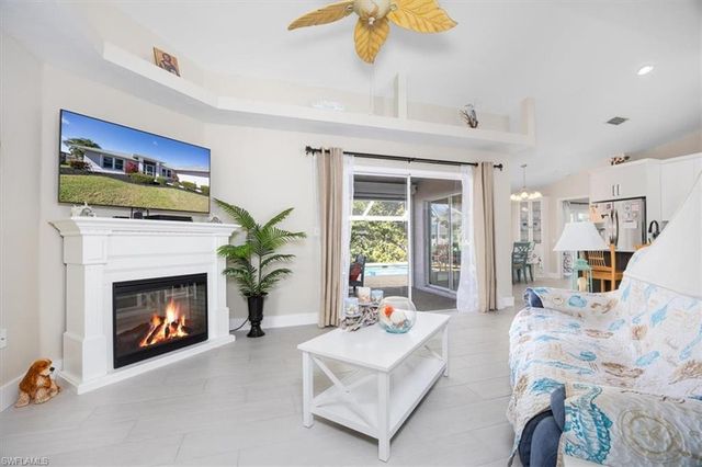 20 NE 8th PL, Cape Coral, FL 33909