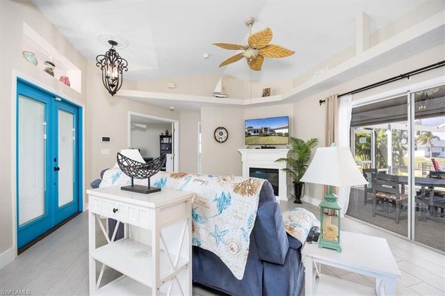 20 NE 8th PL, Cape Coral, FL 33909