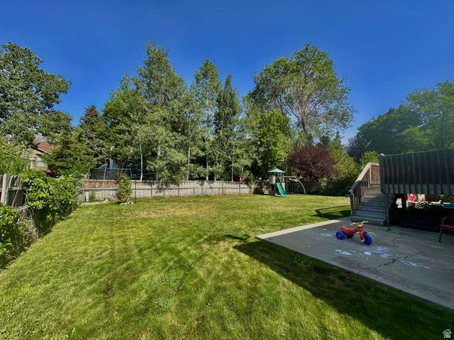 9573 S BUTTONWOOD DR, Sandy, UT 84092