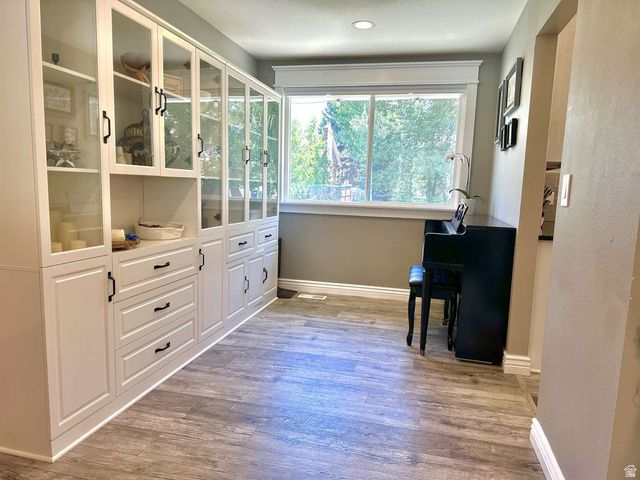 9573 S BUTTONWOOD DR, Sandy, UT 84092