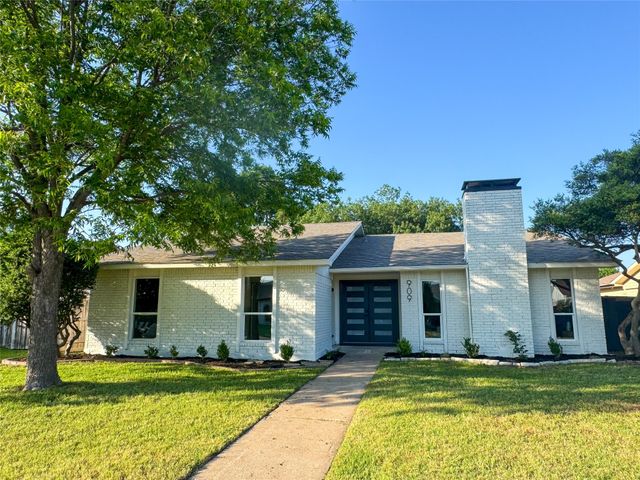 909 STONE TRAIL Drive, Plano, TX 75023