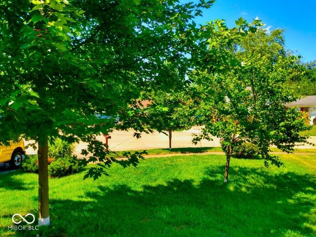 9425 Pepperidge Drive, Indianapolis, IN 46235