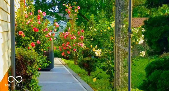 9425 Pepperidge Drive, Indianapolis, IN 46235