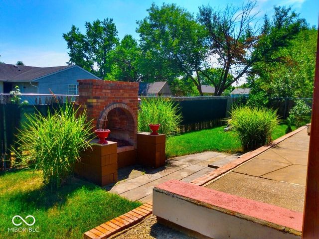 9425 Pepperidge Drive, Indianapolis, IN 46235