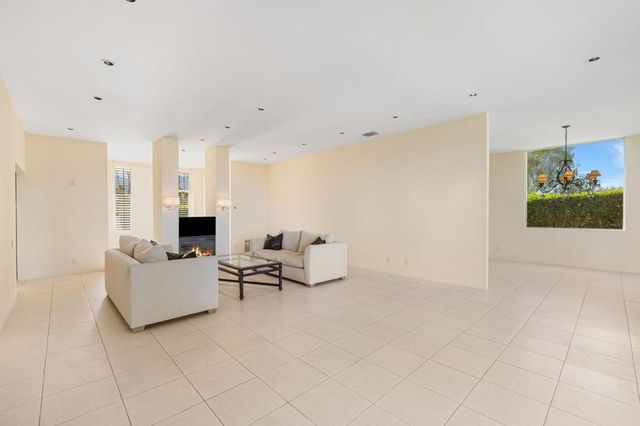 47186 El Agadir, Palm Desert, CA 92260