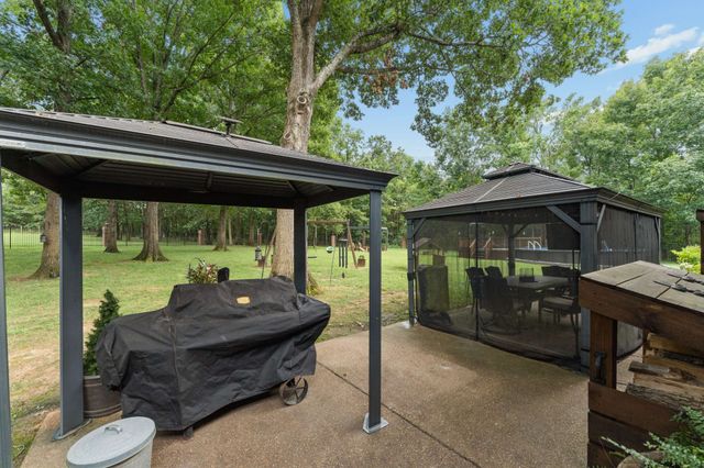 960 Stones River Rd, La Vergne, TN 37086