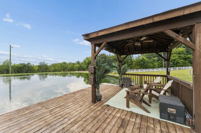 960 Stones River Rd, La Vergne, TN 37086