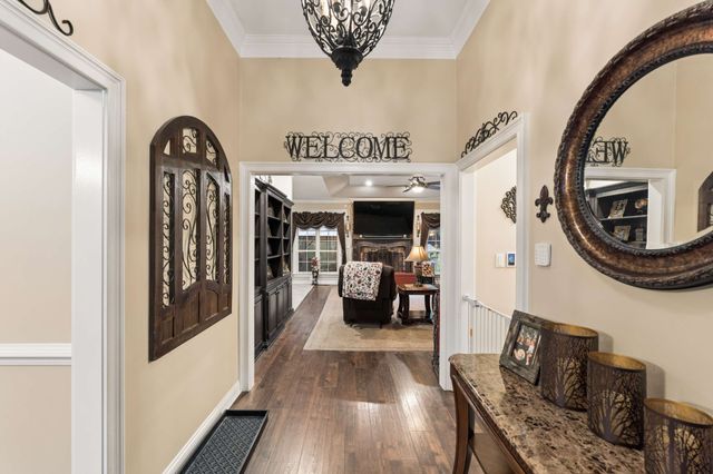 960 Stones River Rd, La Vergne, TN 37086