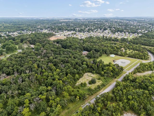 960 Stones River Rd, La Vergne, TN 37086