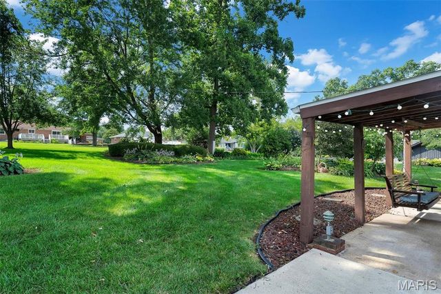 12205 Renwick Drive, St Louis, MO 63128